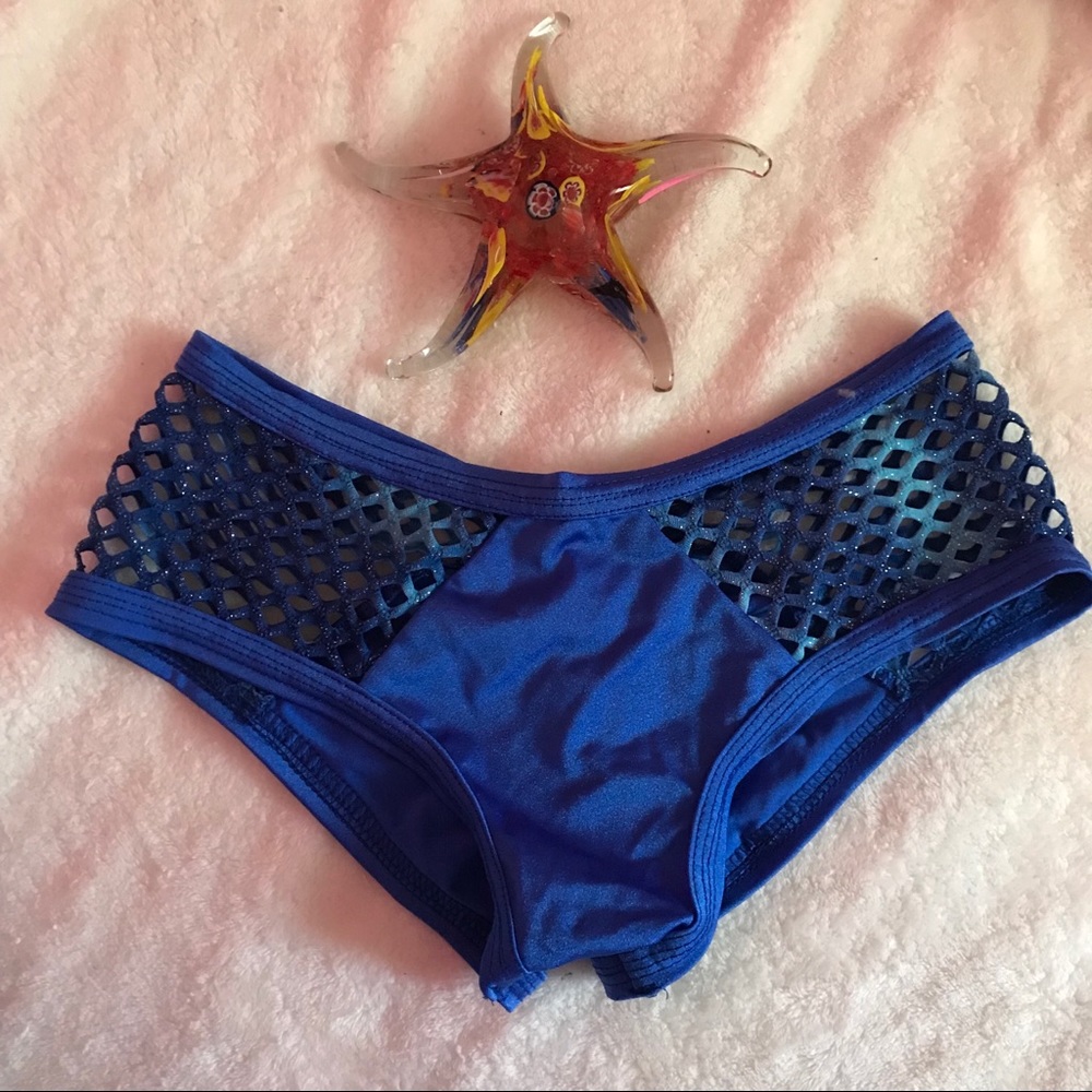 Blue scrunched up glittery bottoms💙✨